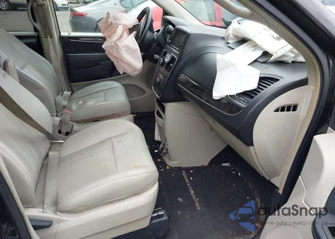 2013 Chrysler Town & Country Touring from USA, damaged, VIN 2C4RC1BG1DR743535